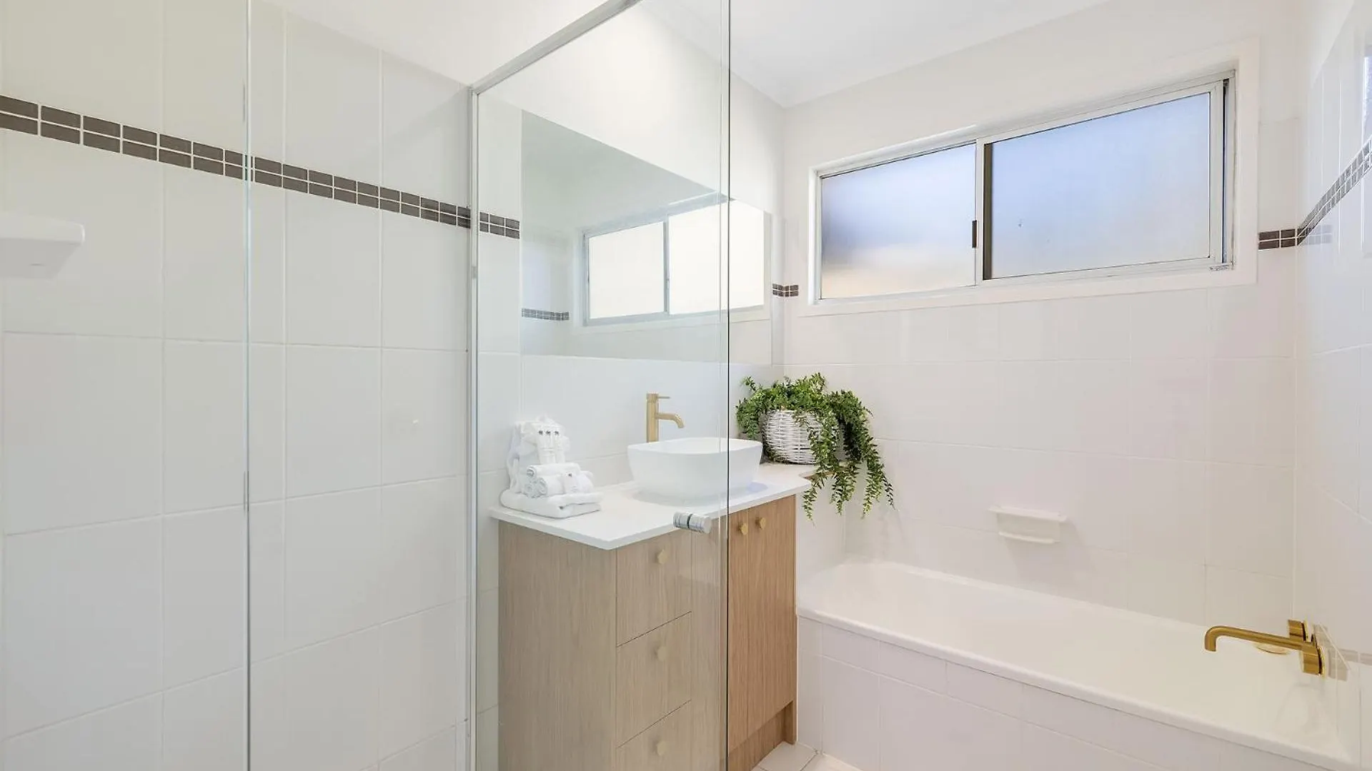 Maroochy 4 Bedroom Family Beachhouse Maroochydore Hébergement de vacances